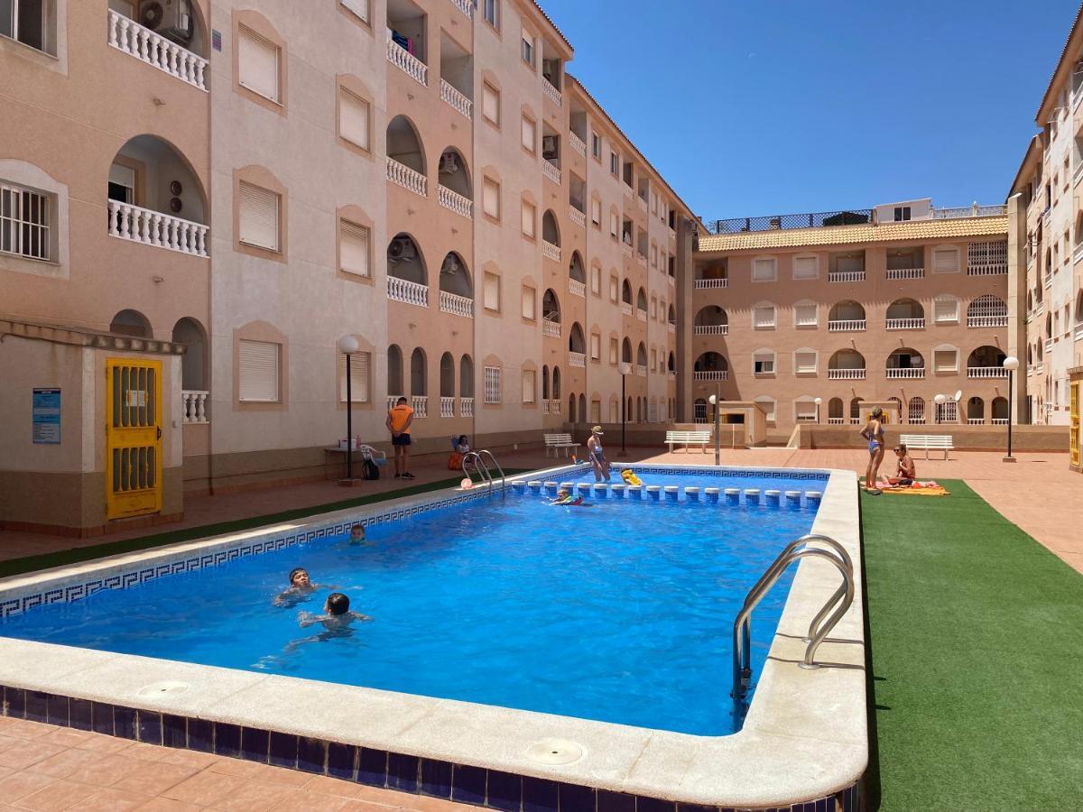 Amazing 2-Bedrooms Apartment With Pool Torrevieja Center ภายนอก รูปภาพ